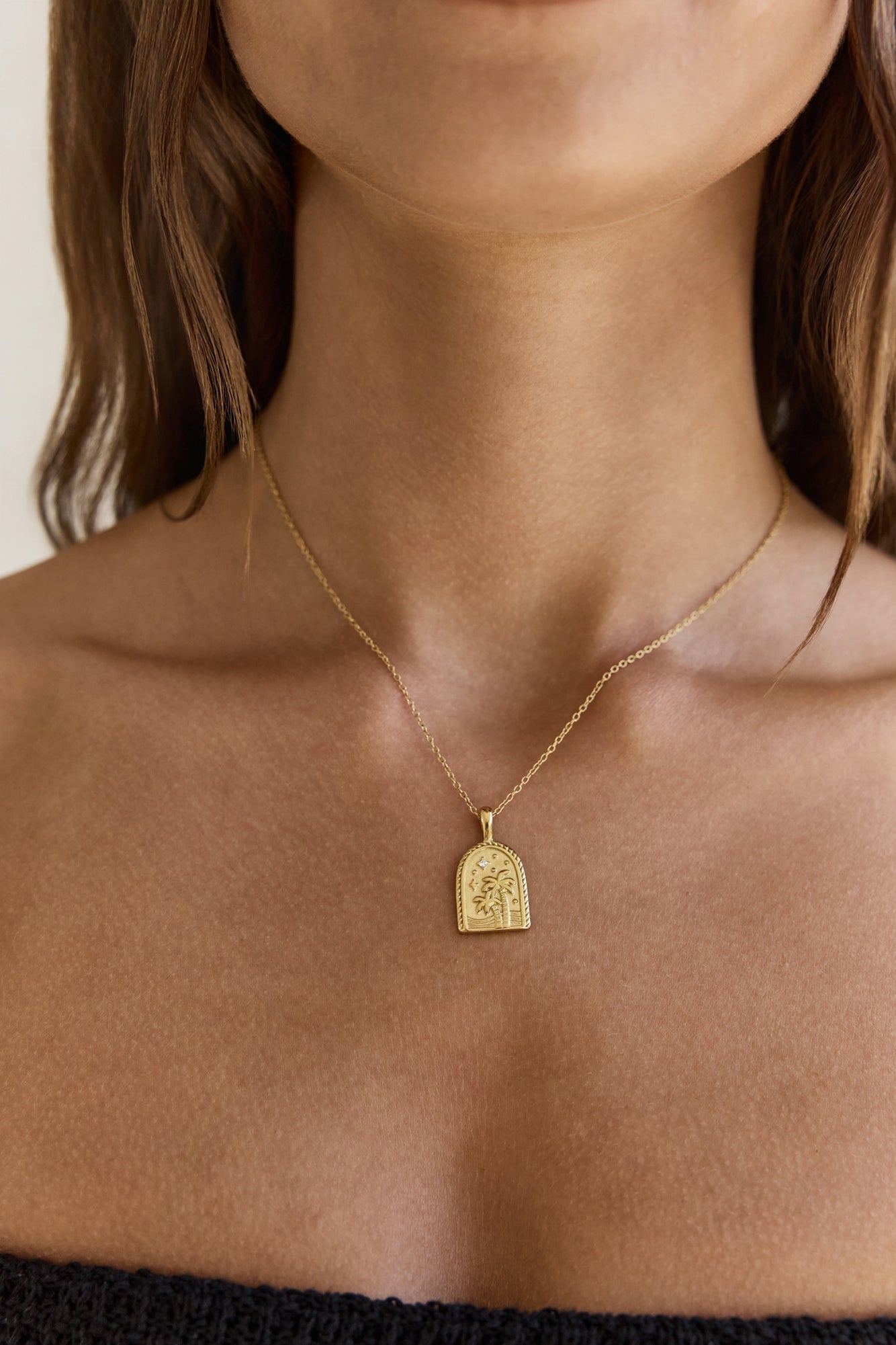 Through The Arches Necklace Gold