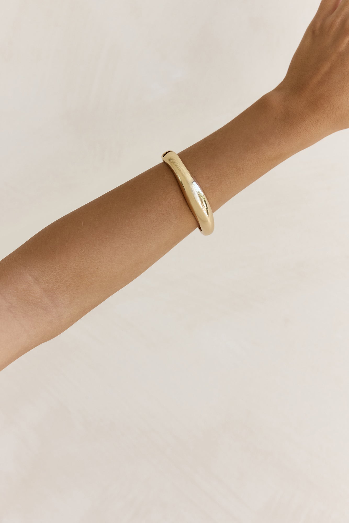 Simple Loves Bangle Gold
